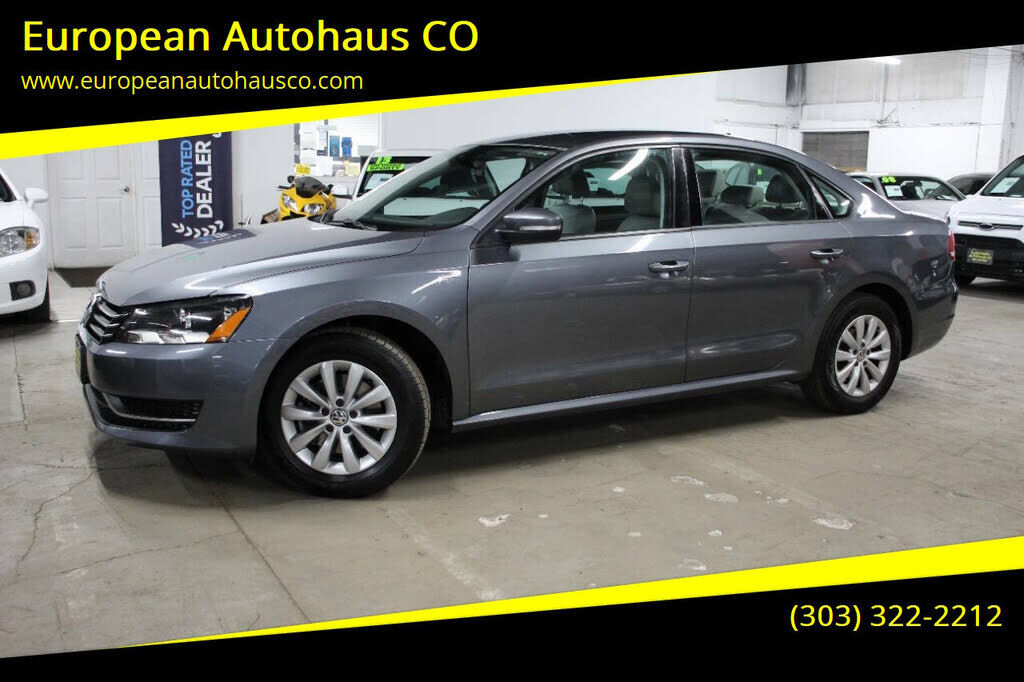 2013 VOLKSWAGEN Passat