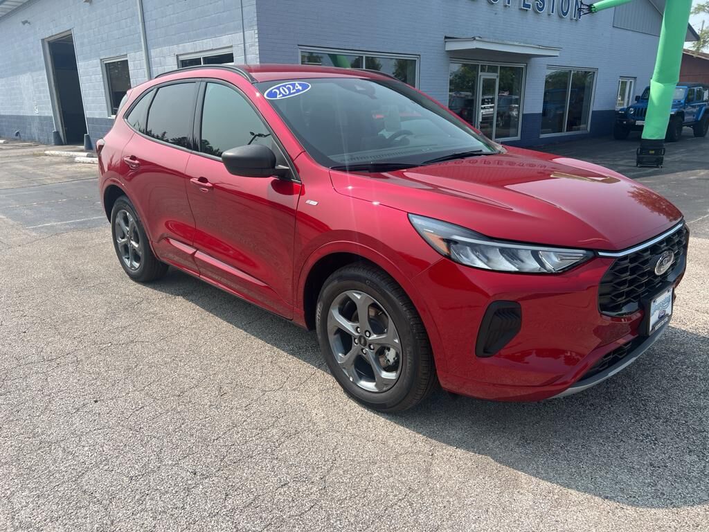 2024 FORD Escape
