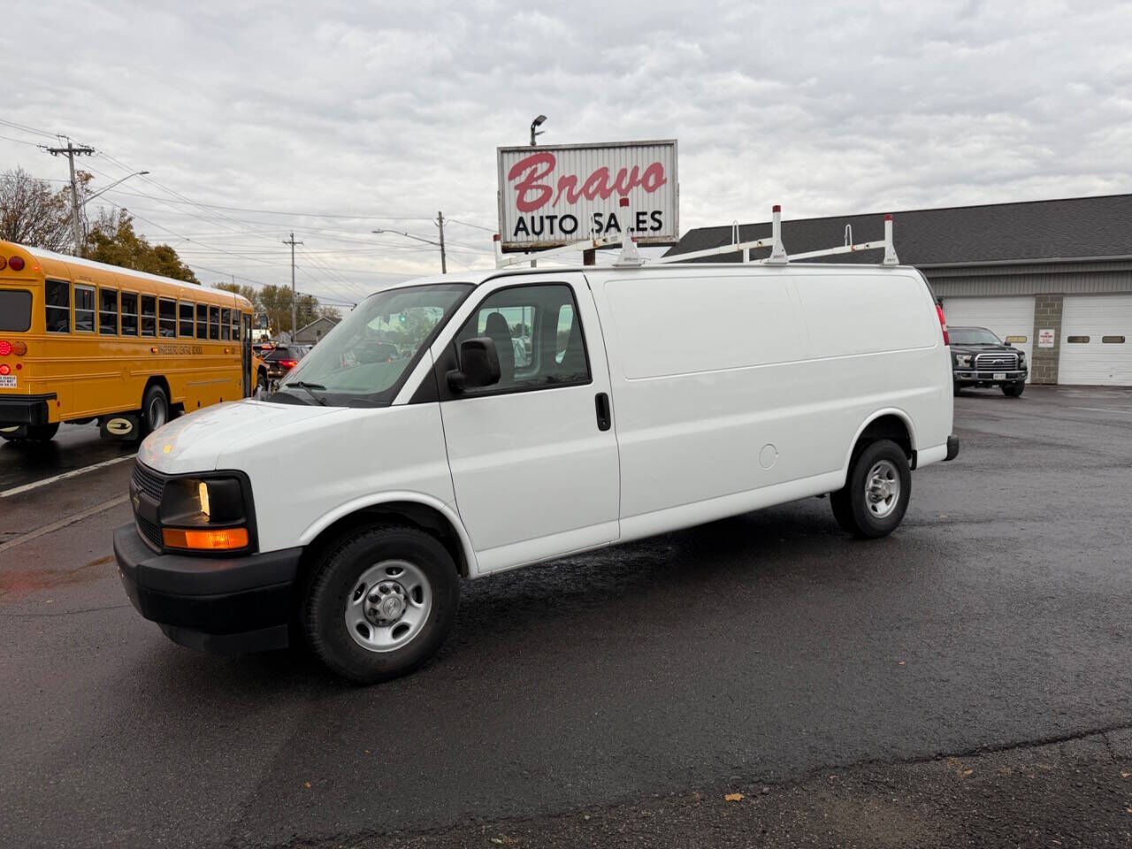 2017 CHEVROLET Express
