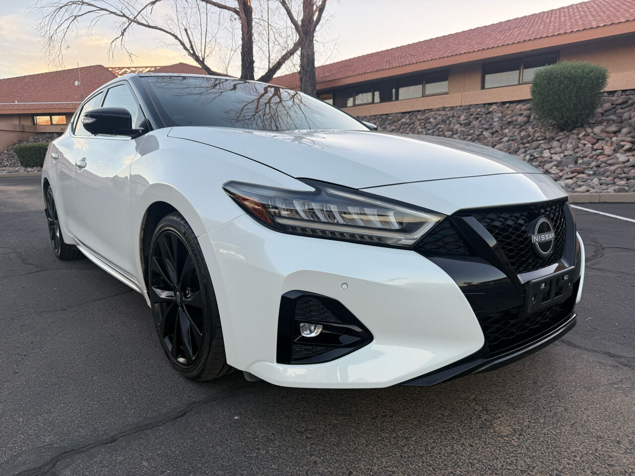 2023 NISSAN Maxima