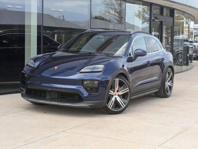 2025 PORSCHE Macan