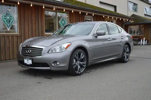 Infiniti M56