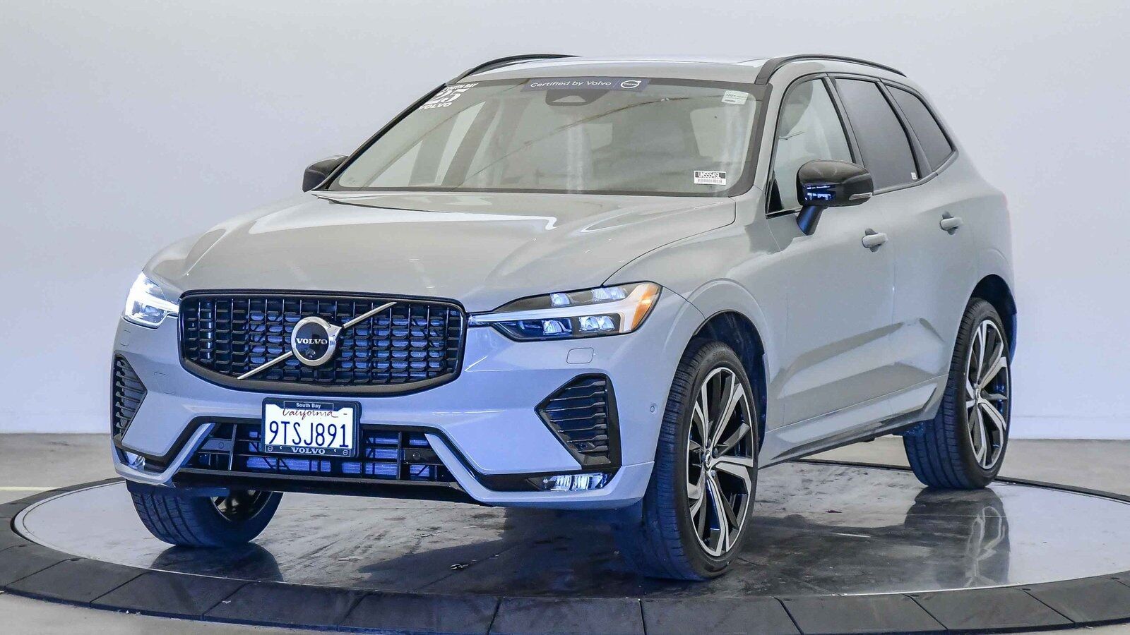 2025 VOLVO XC60