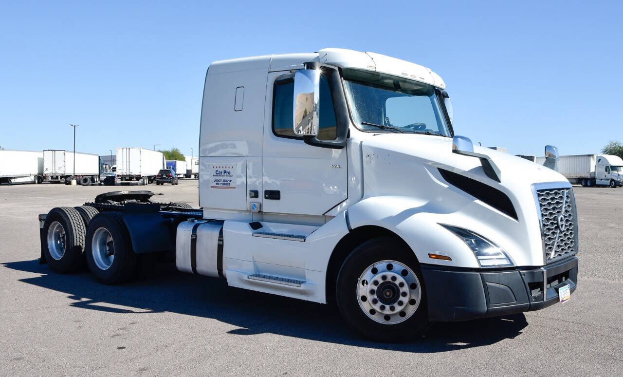 2018 VOLVO TRUCK VNL