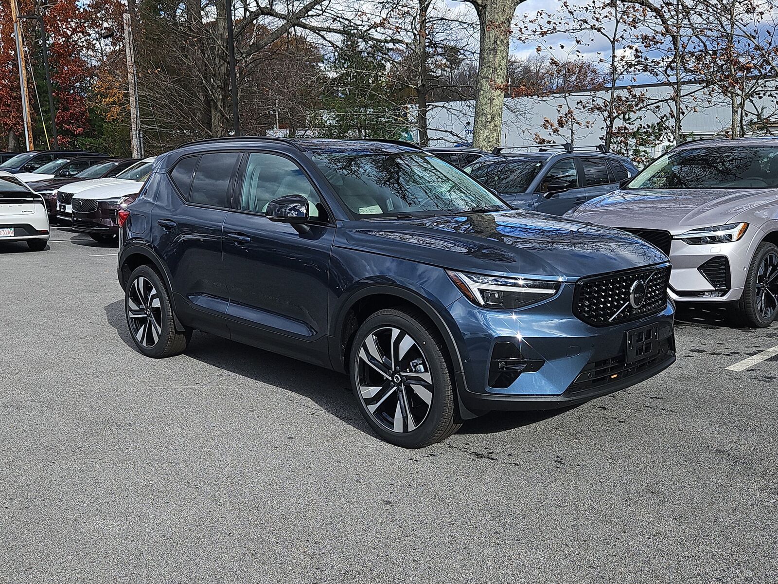 2026 VOLVO XC40