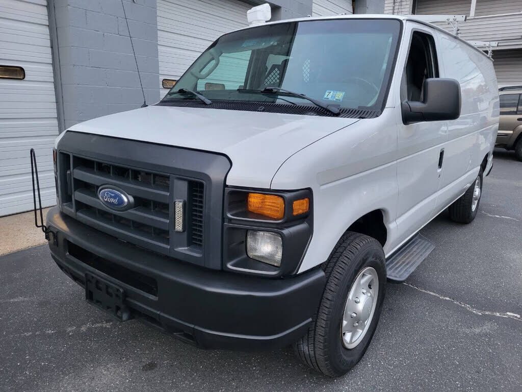 2013 FORD E-250