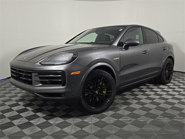 2025 PORSCHE Cayenne