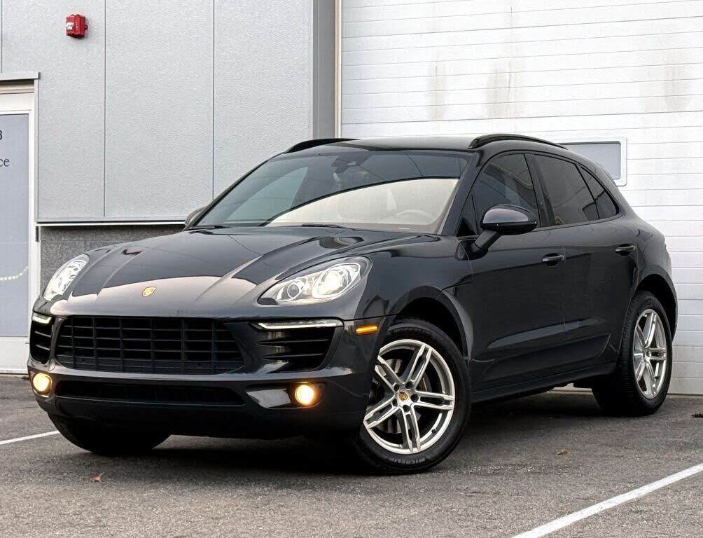 2018 PORSCHE Macan
