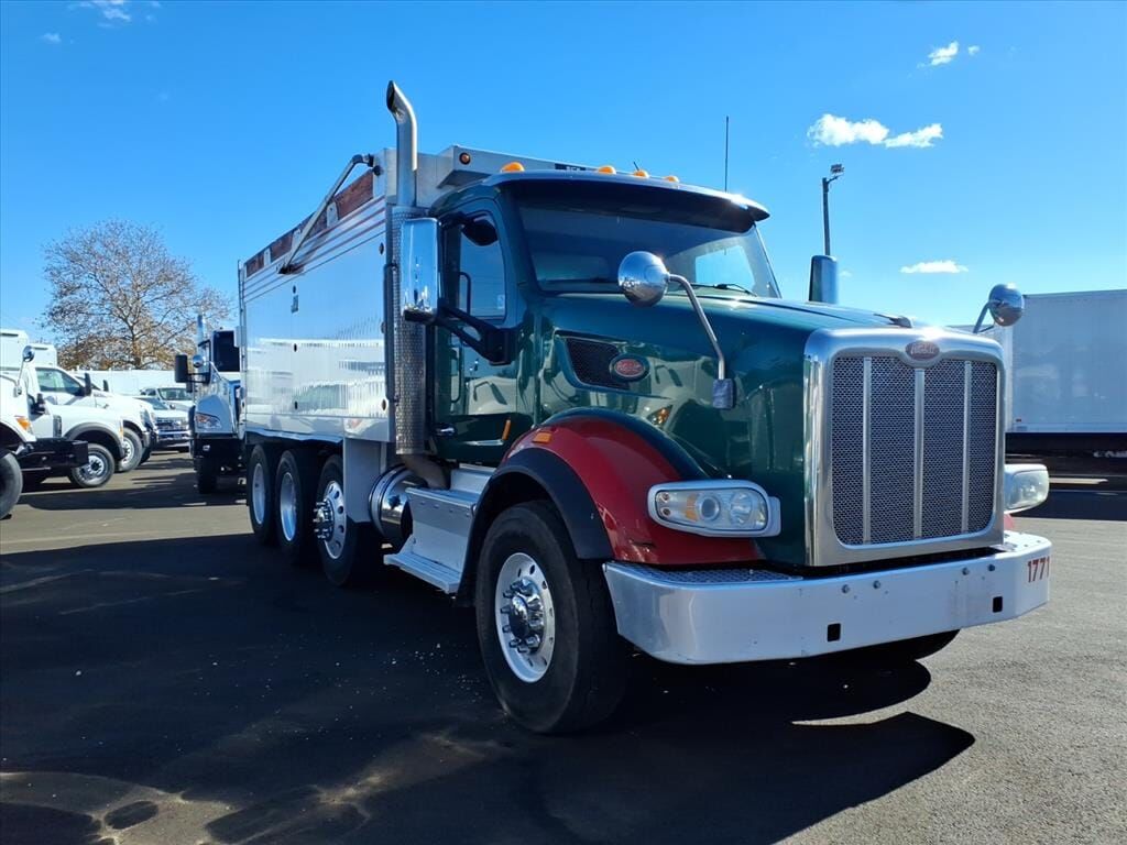 2017 PETERBILT 567