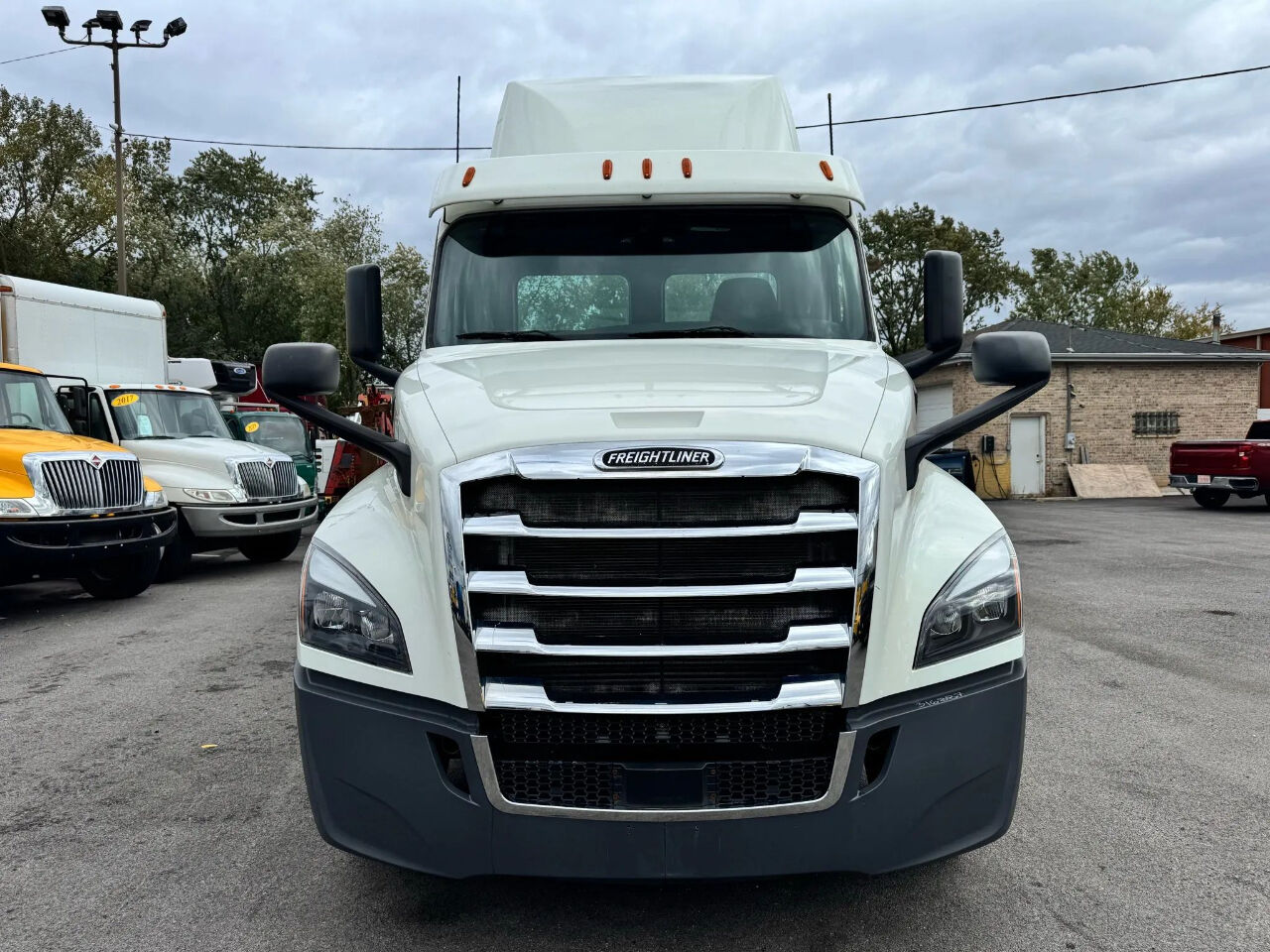 2018 FREIGHTLINER New Cascadia 126" Day cab