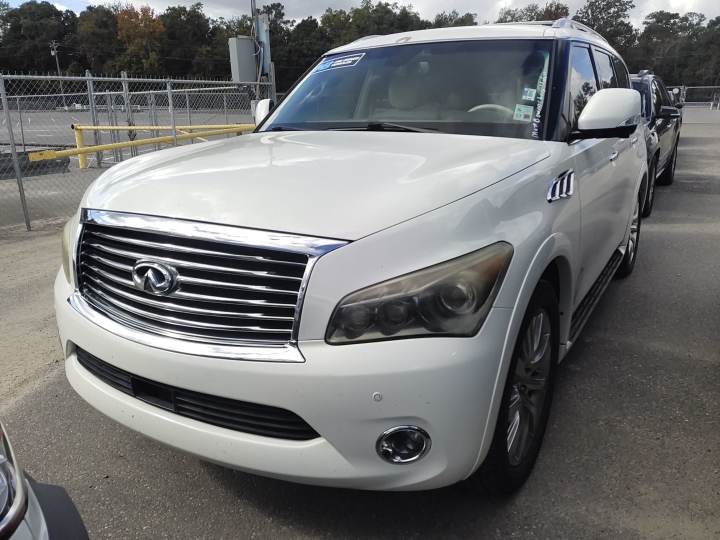 Infiniti QX56