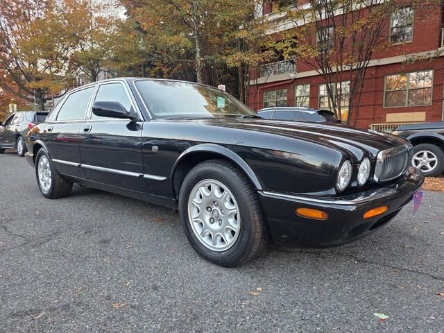 Jaguar XJ8