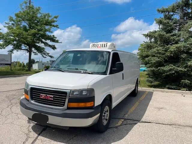 GMC Savana