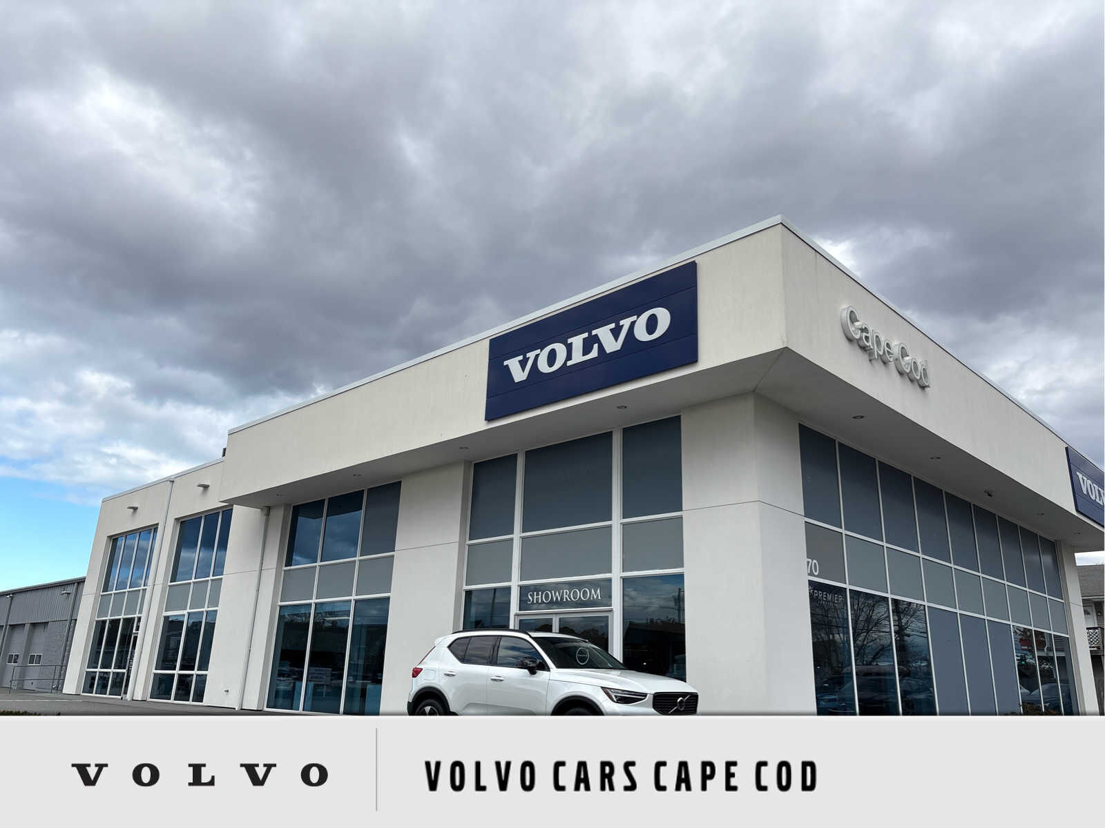 2026 VOLVO XC40