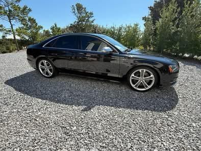 Audi S8