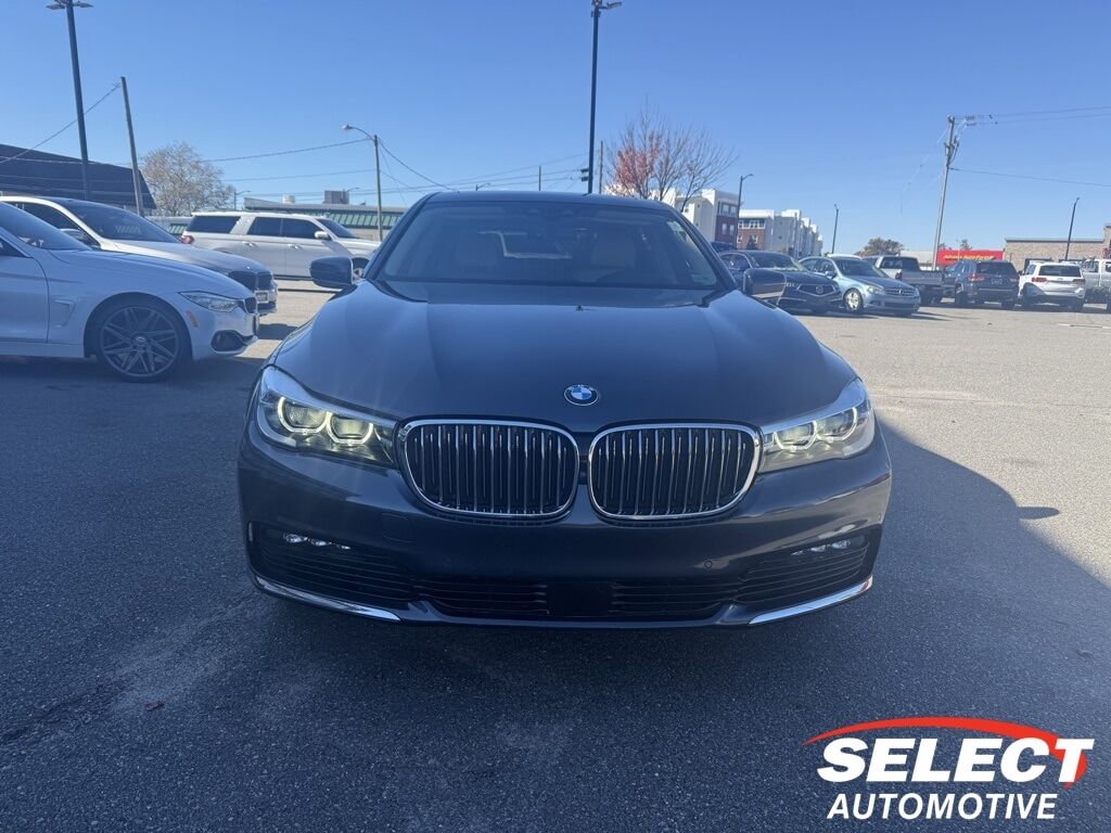 BMW 740i