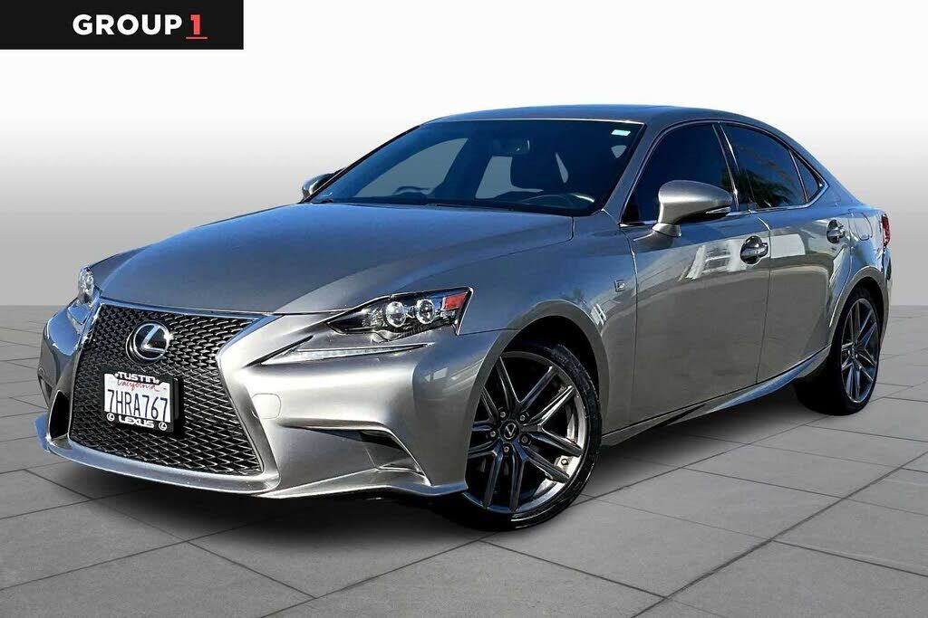 Lexus IS
