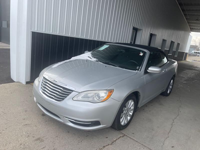Chrysler 200