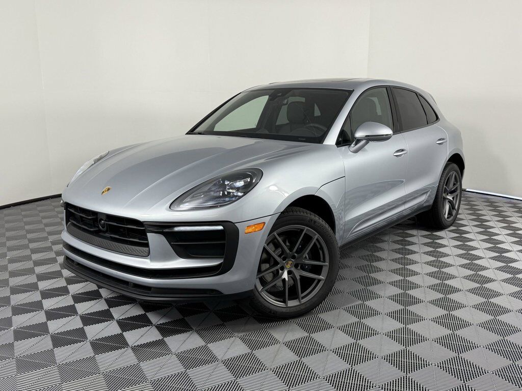 2025 PORSCHE Macan