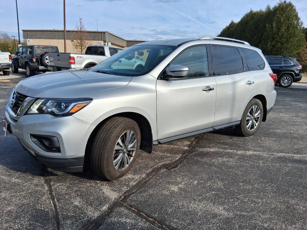 2017 NISSAN Pathfinder