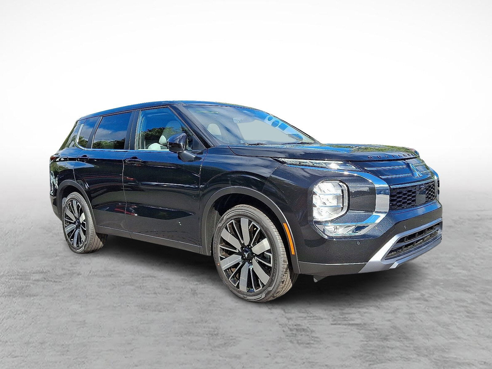 2025 MITSUBISHI Outlander