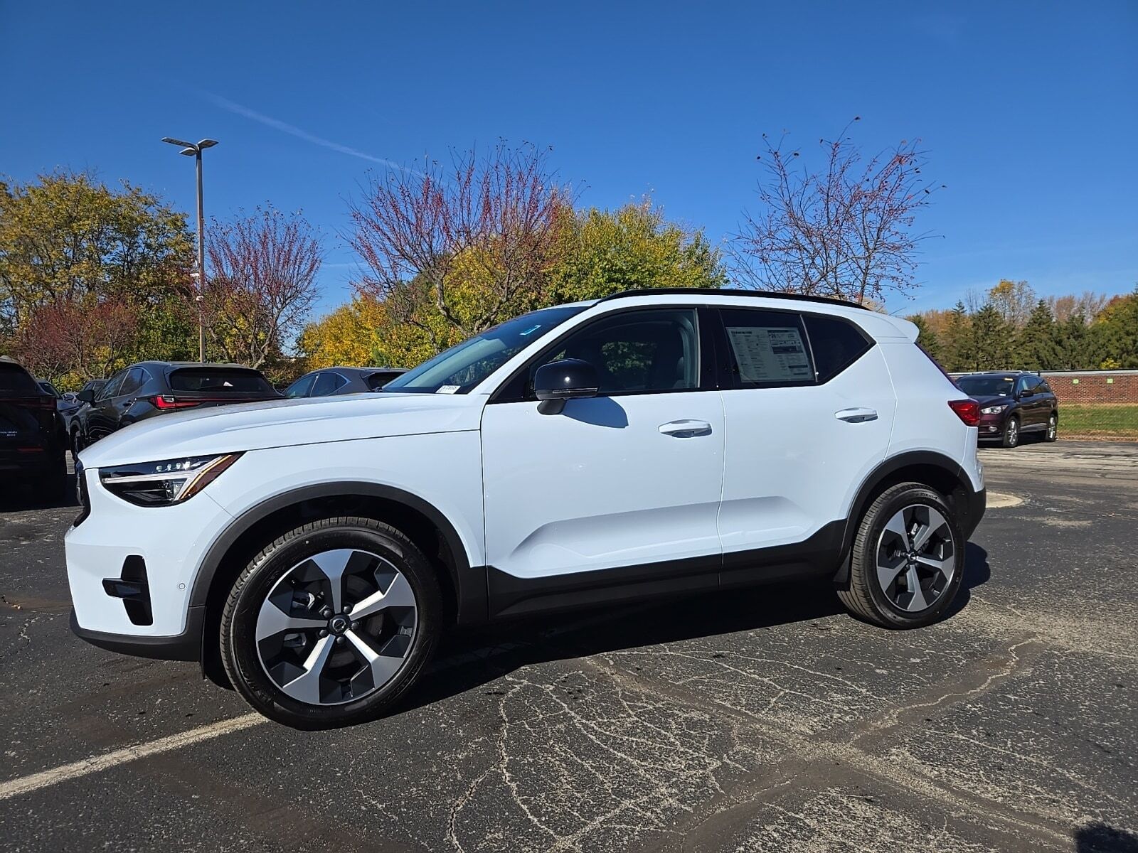 2026 VOLVO XC40