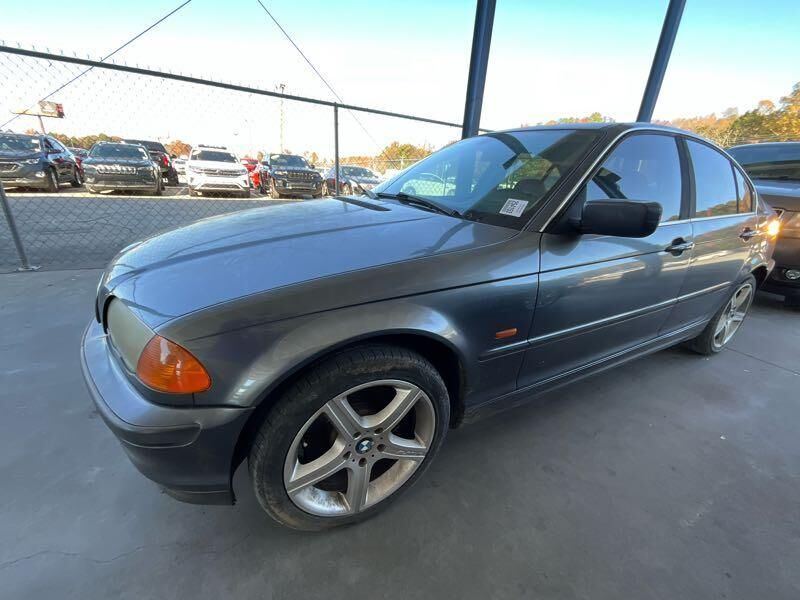 BMW 330i