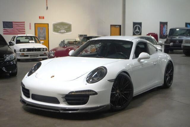 2015 PORSCHE 911