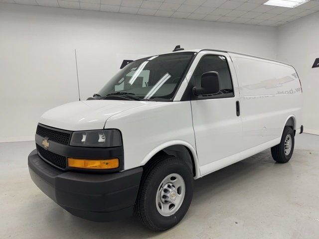 2025 CHEVROLET Express