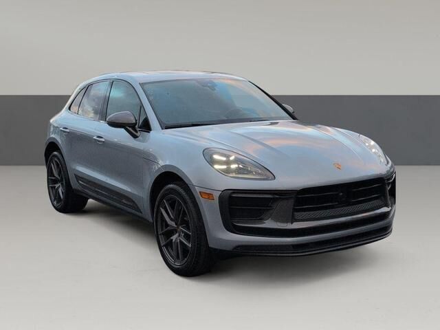 2024 PORSCHE Macan