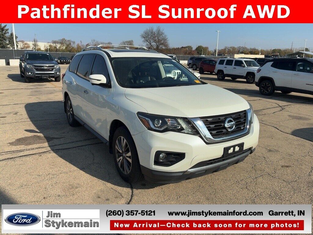 2017 NISSAN Pathfinder