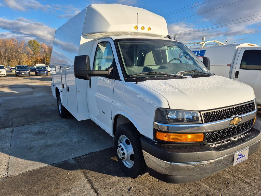 2025 CHEVROLET Express
