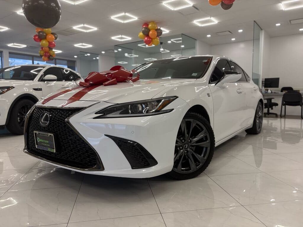 2019 LEXUS ES