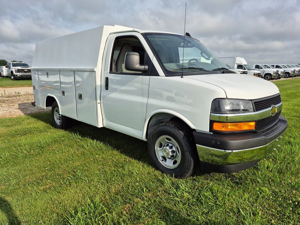 2025 CHEVROLET Express