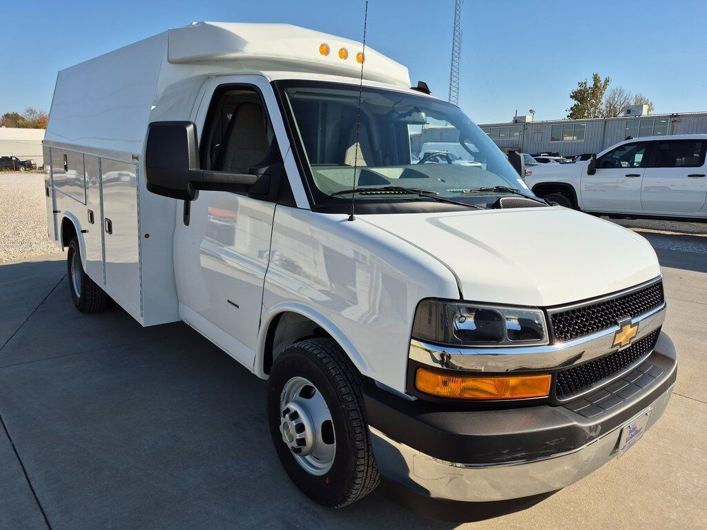 2025 CHEVROLET Express