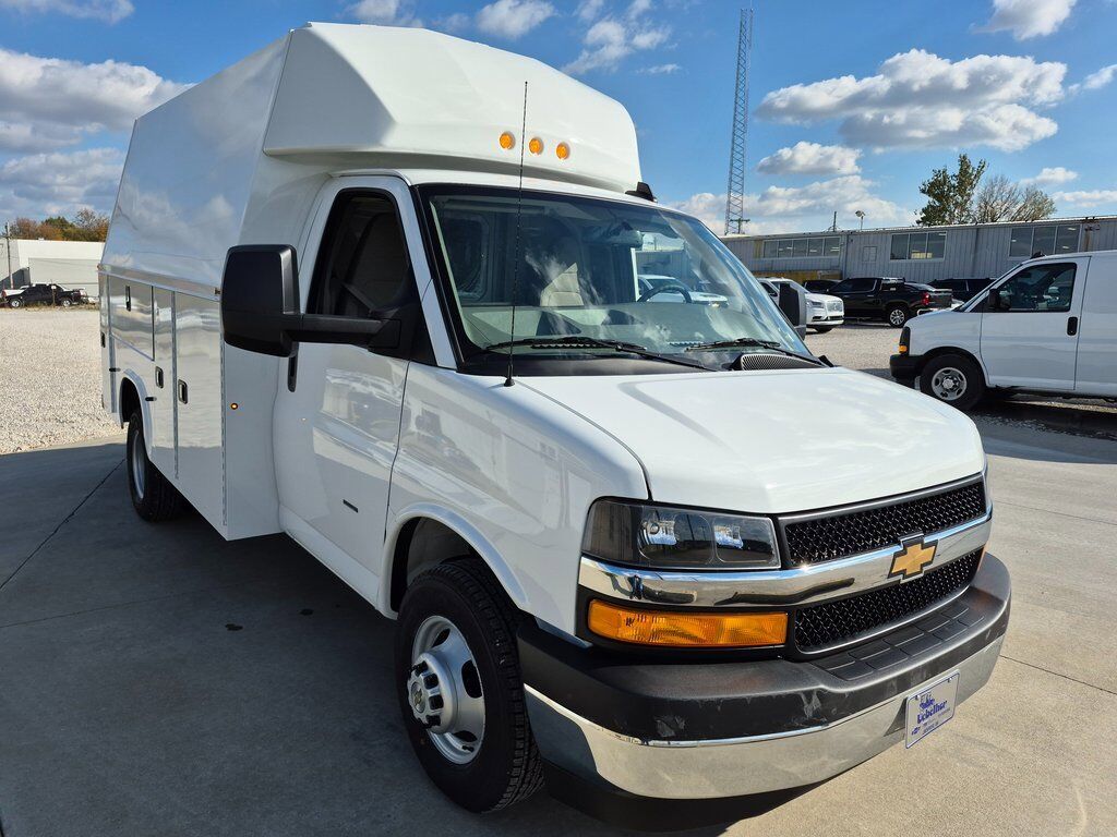 2025 CHEVROLET Express