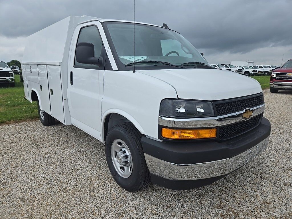 2025 CHEVROLET Express