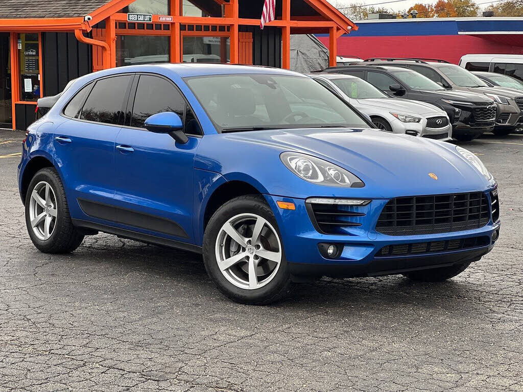 2017 PORSCHE Macan