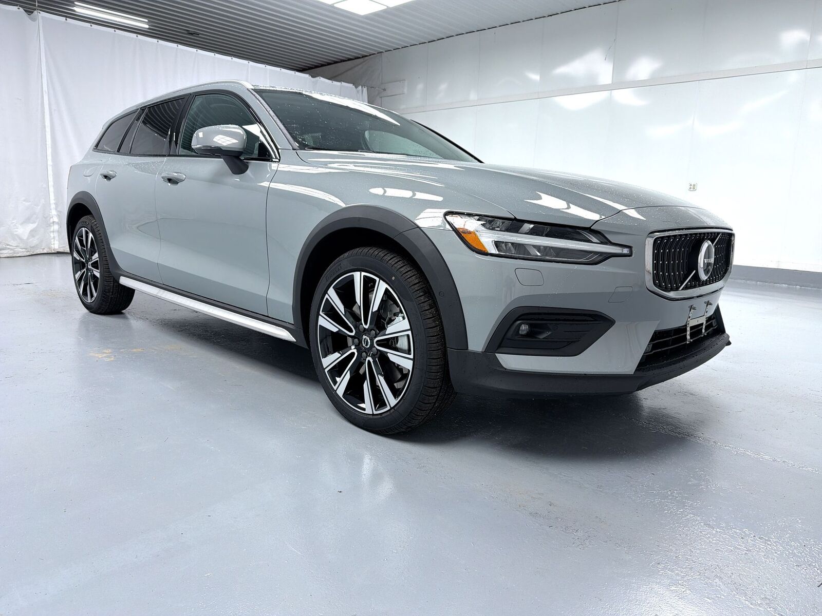 2026 VOLVO V60CC