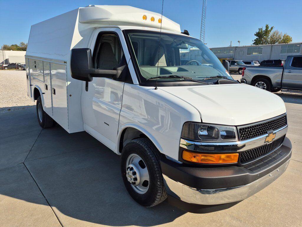 2025 CHEVROLET Express