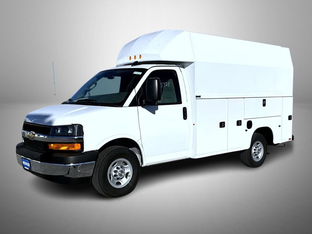 2025 CHEVROLET Express