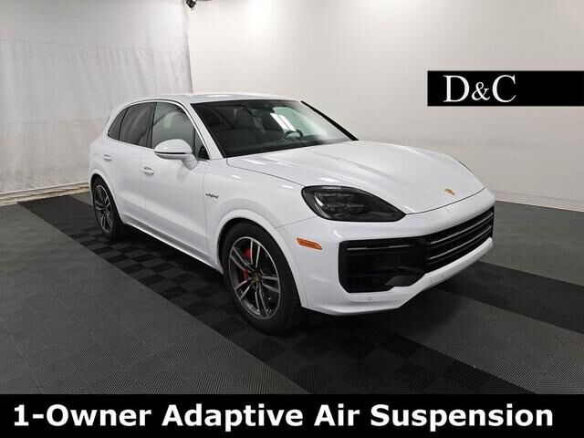 2024 PORSCHE Cayenne
