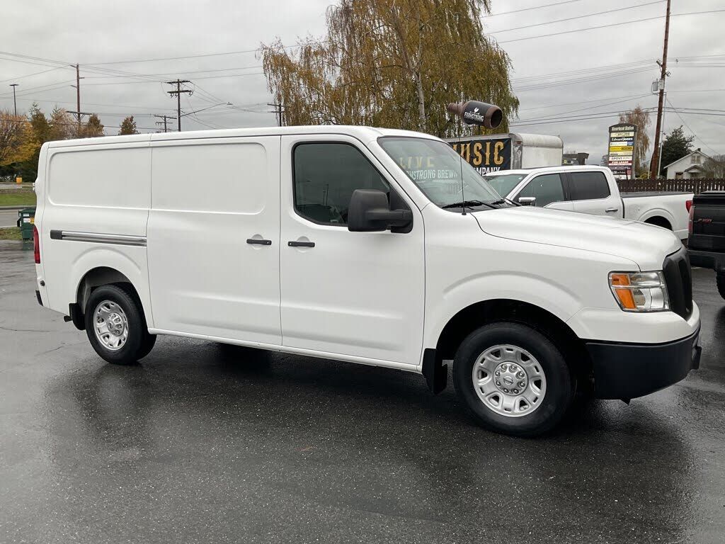 Nissan NV