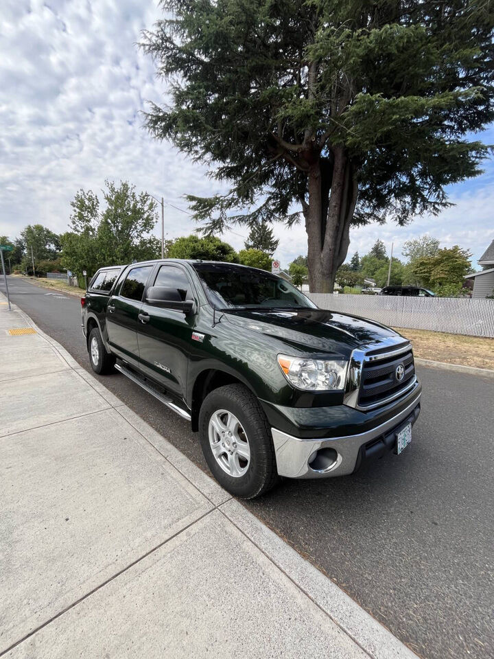 2010 TOYOTA Tundra