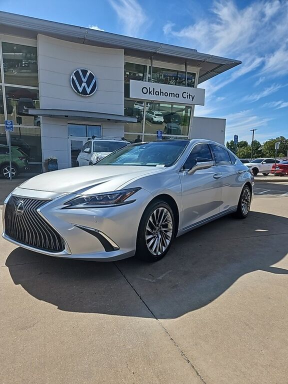 2019 LEXUS ES