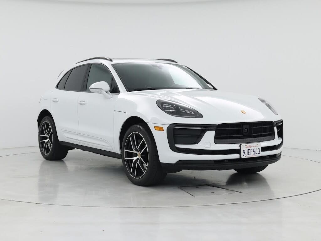 2023 PORSCHE Macan