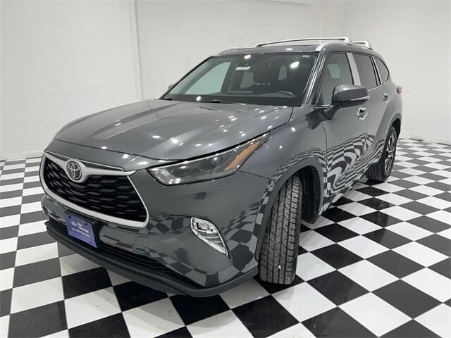2022 TOYOTA Highlander