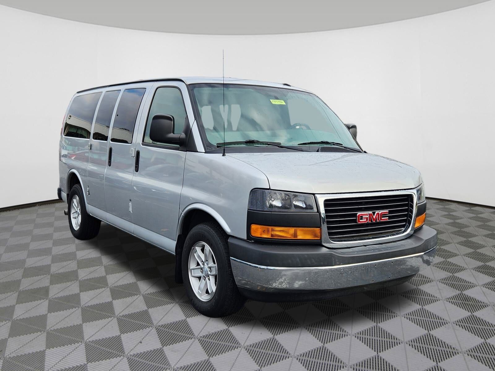 GMC Savana