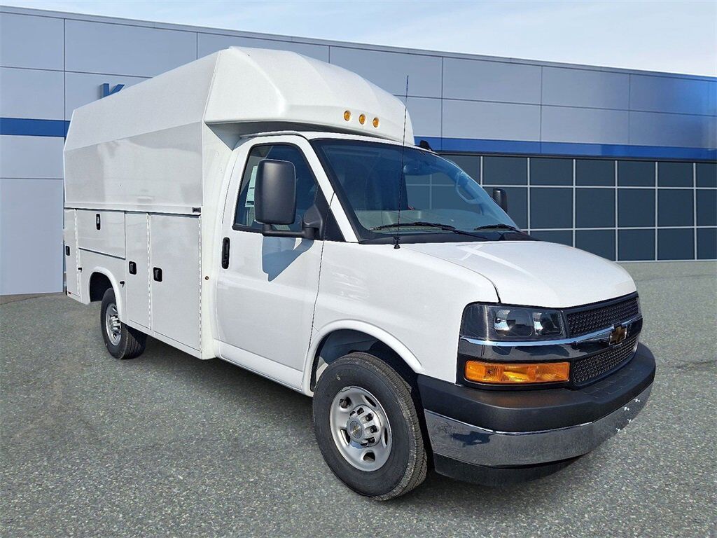 2024 CHEVROLET Express