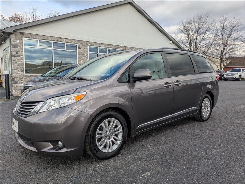 2015 TOYOTA Sienna